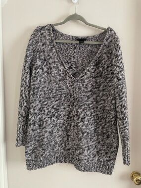 Lane Bryant Marled Black White V-Neck Sweater Size 18/20 (233)